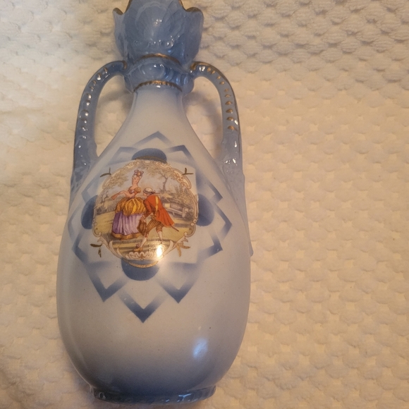 Vase - Picture 3 of 4